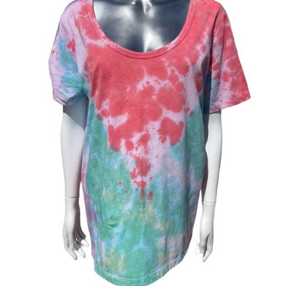 Tie Dye T-Shirt Hand Dyed Upcycled T-Shirt Coral - Picture 4 of 5